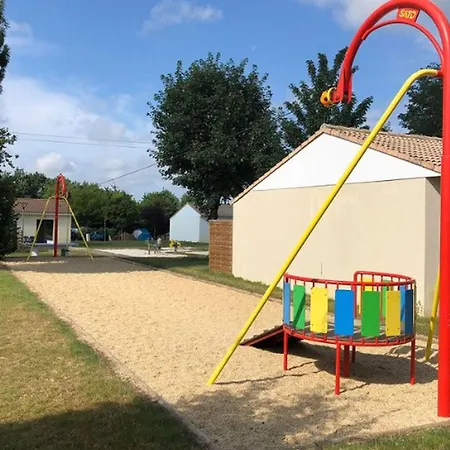 Confortable Avec Terrasse Et Jardin - 4 Personnes - Api-1-52-1258 Camping Maché