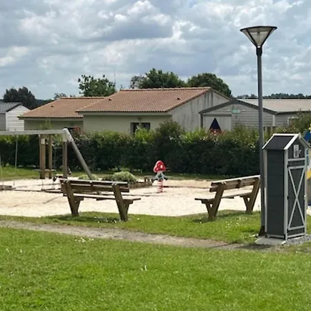 Camping Confortable Avec Terrasse Et Jardin - 4 Personnes - Api-1-52-1258 Maché