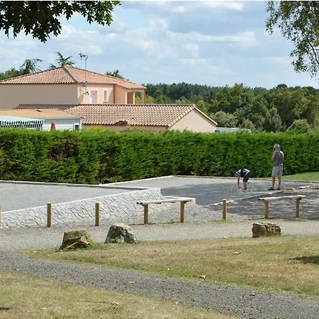 Confortable Avec Terrasse Et Jardin - 4 Personnes - Api-1-52-1258 Camping