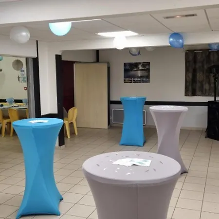 Confortable Avec Terrasse Et Jardin - 4 Personnes - Api-1-52-1258 *