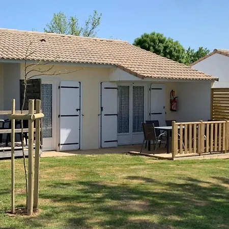 Confortable Avec Terrasse Et Jardin - 4 Personnes - Api-1-52-1258 * Maché