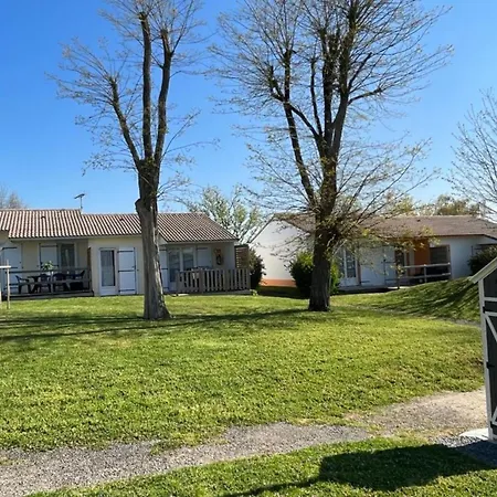 Confortable Avec Terrasse Et Jardin - 4 Personnes - Api-1-52-1258 *