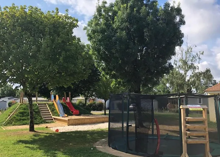 Kamp alanı Confortable Avec Terrasse Et Jardin - 4 Personnes - Api-1-52-1258 Maché