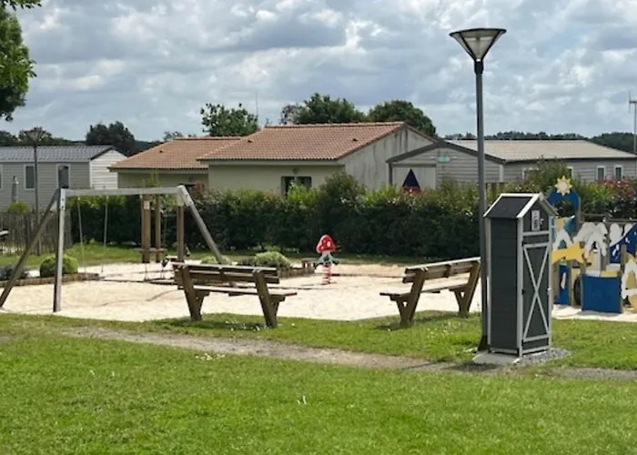 Camping Confortable Avec Terrasse Et Jardin - 4 Personnes - Api-1-52-1258 Maché