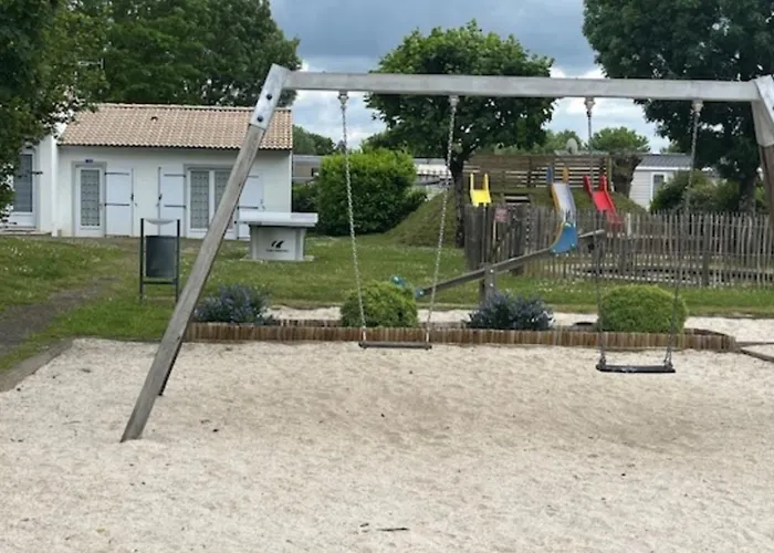 Confortable Avec Terrasse Et Jardin - 4 Personnes - Api-1-52-1258 Camping Maché