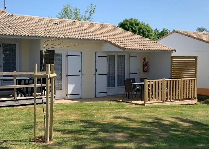 Confortable Avec Terrasse Et Jardin - 4 Personnes - Api-1-52-1258 * Maché